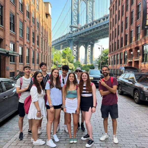 Schüler:innen in DUMBO