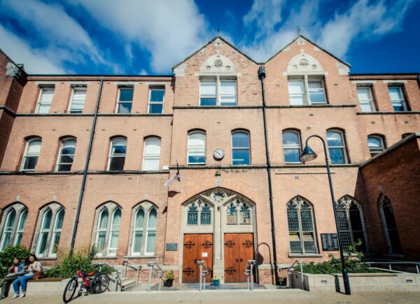 Schule für Camp in Irland
