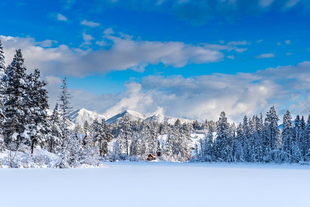 Schneebedeckter Lake Lillian