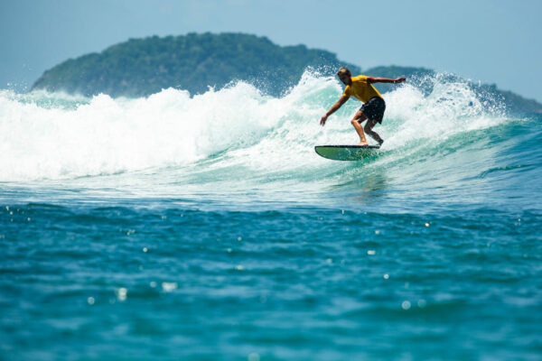 Surfer vor der Küste Australiens